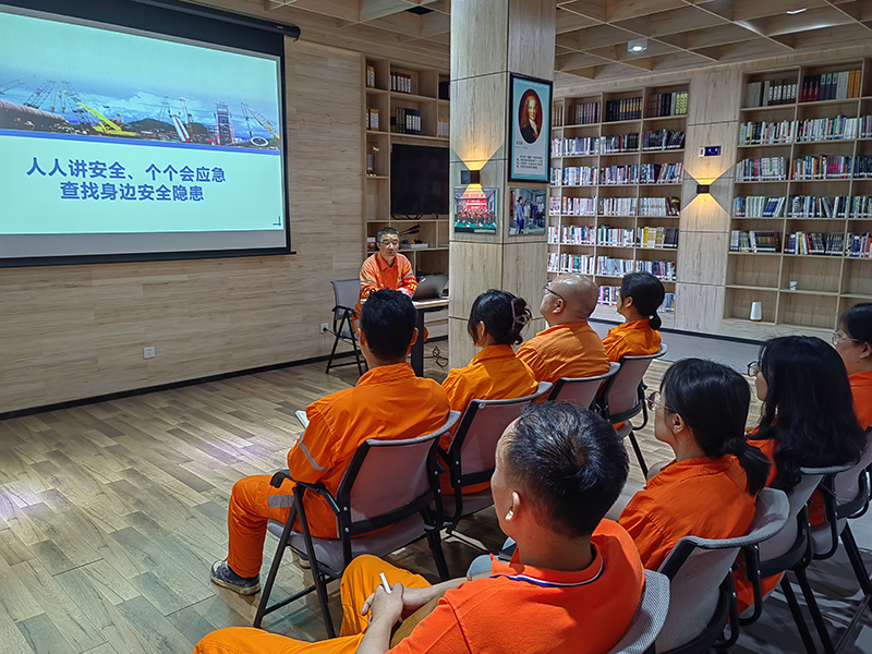 弘旭公司開展安全生產(chǎn)月專題培訓(xùn)(圖2) 弘旭公司開展安全生產(chǎn)月專題培訓(xùn)(圖2)