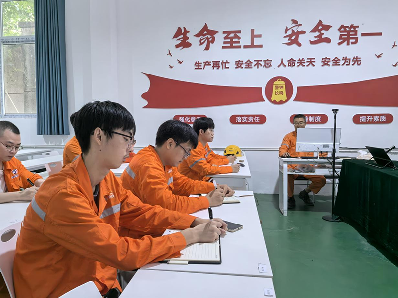 弘旭公司開展新入職員工安全培訓(xùn)(圖4) 弘旭公司開展新入職員工安全培訓(xùn)(圖4)