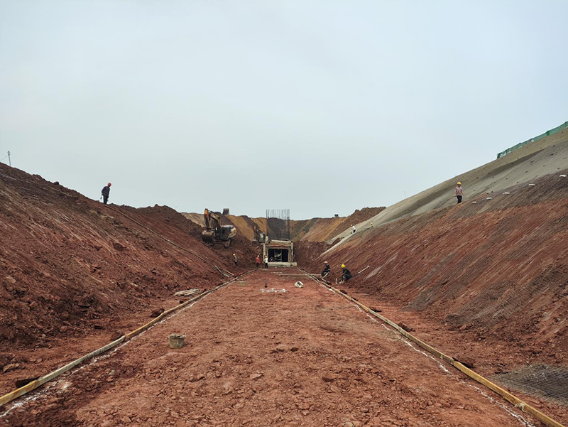 箱涵基坑全線貫通！傅利才、陳懋金蒞臨現(xiàn)場指導(dǎo)(圖2)