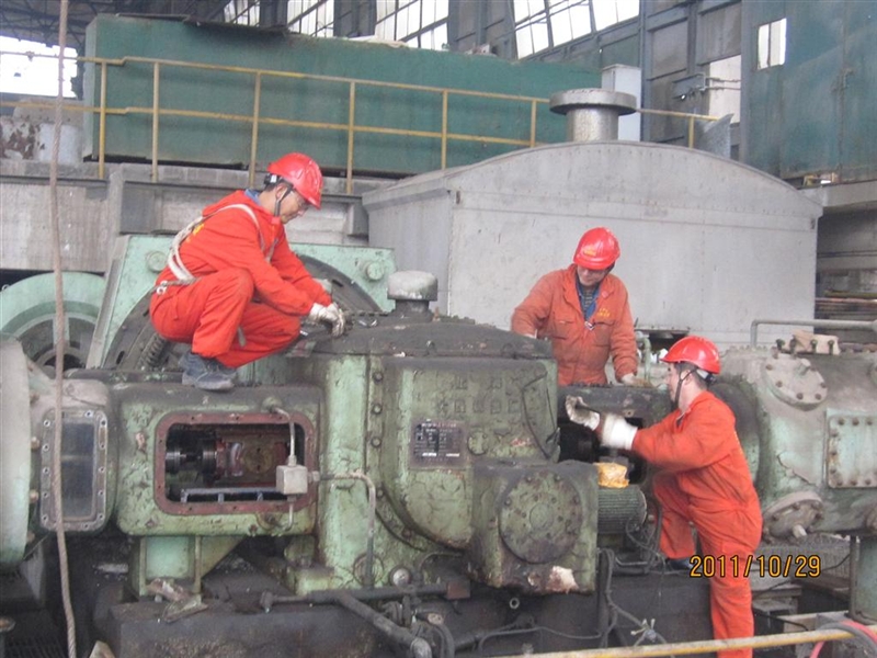 湖北宜化新疆輪臺縣年產(chǎn)30萬噸合成氨裝置拆除安裝工程項(xiàng)目（往復(fù)式壓縮機(jī)拆(圖1)